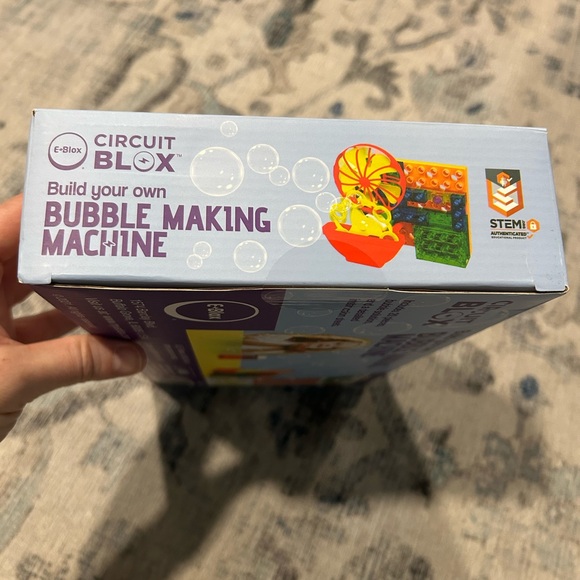 Circuit Blox Bubble Maker - Colorful Learning Toy - Picture 3 of 3